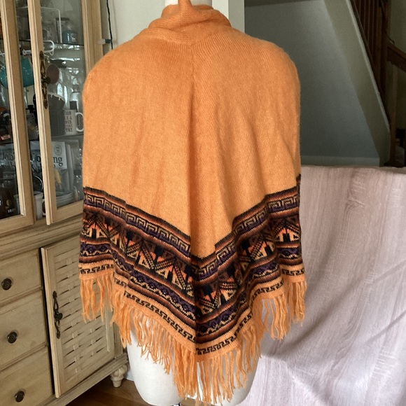Wool cape, handmade, orange - Picture 2 of 3